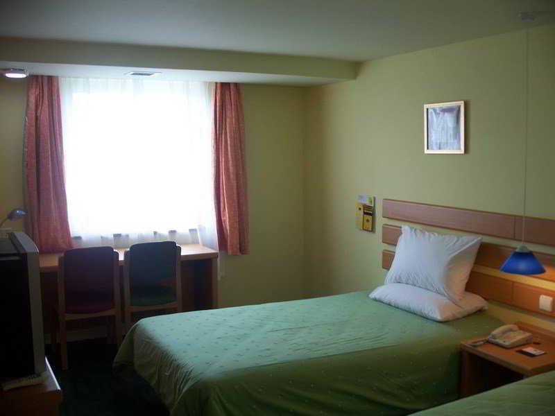 Home Inn Shanghai Pudong Nanpu Bridge Tangqiao Commercial Square Exterior photo