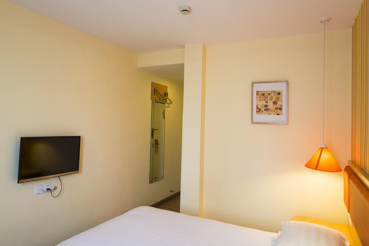 Home Inn Shanghai Pudong Nanpu Bridge Tangqiao Commercial Square Exterior photo